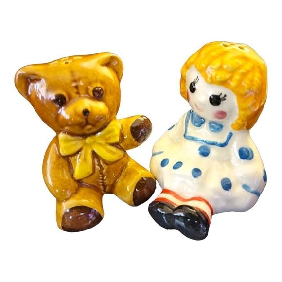 AVON  RAGGEDY ANN & TEDDY SALT& PEPPER Shaker WEISS Painted  BRAZIL CERAMIC - Picture 2 of 8